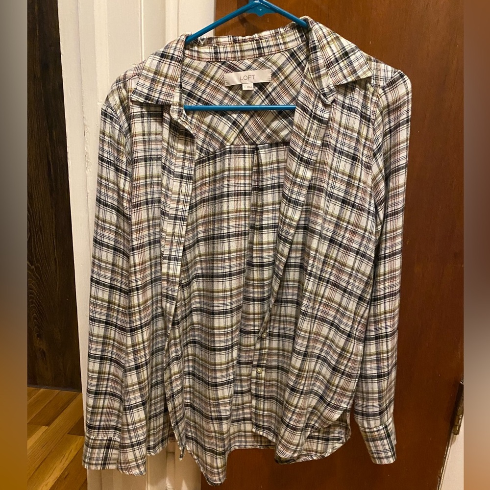LOFT Plaid Button-Up Shirt